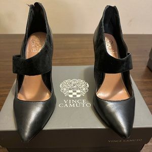 Black Vince Camuto Pumps. Perfect for the season!